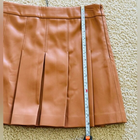 NWT SUSANA MONACO Pleated Faux Leather Mini Skirt Caramel Women’s Sz M - Picture 8 of 10